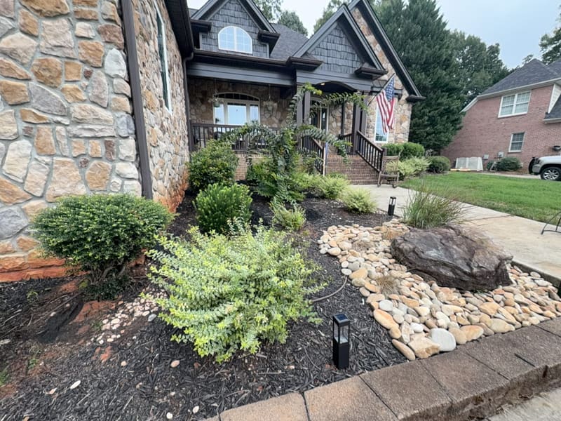 Spencer's Lawn Care work in Mount Holly, NC — photo 4